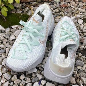 Nike Women's Mint Green Sneakers